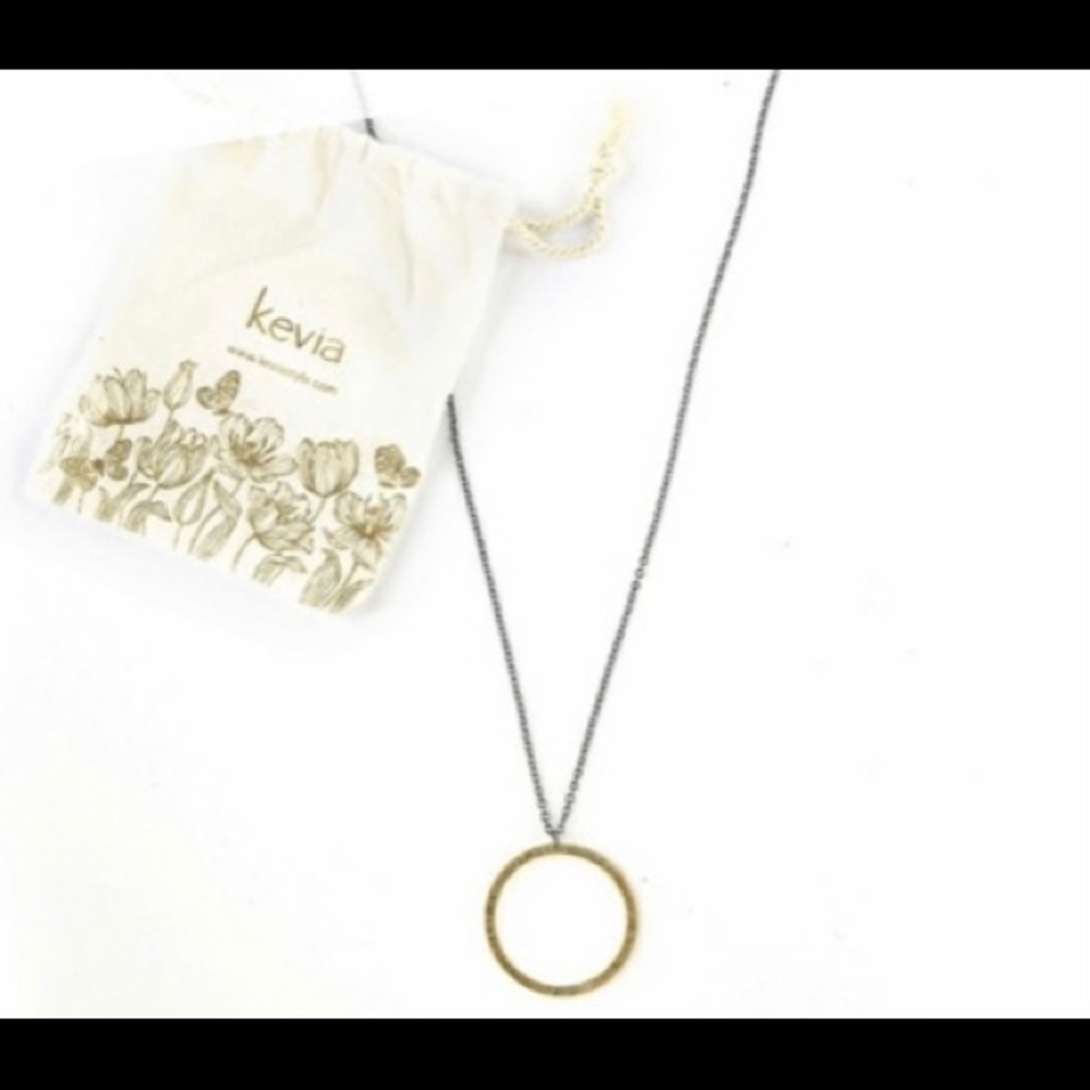 Kevia Jewelry - circle pendant - NWT/NIP - with jewelry bag - Picture 3 of 5